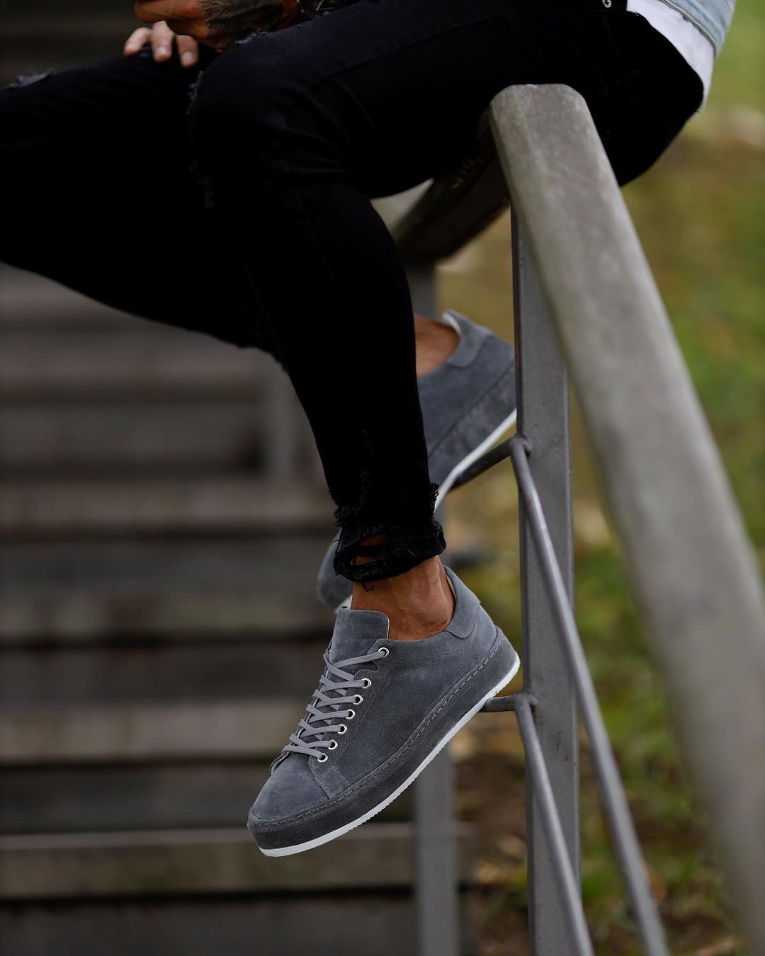 Terzo Grey Sneakers